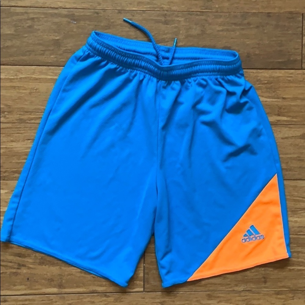 ☀️ 3/$36 or 2/$30 
ADIDAS Boys Climalite Blue/Orange Shorts sz YM